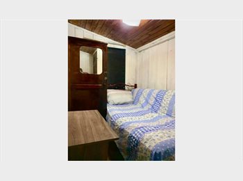 Roomgo BR - Quarto Individual p/ Estudante (Masculino) - Republica Janoski, Curitiba - R$ 800 Por mês