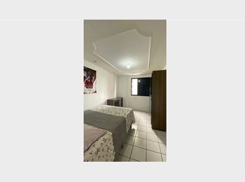 Roomgo BR - Suíte no Guararapes, Fortaleza - R$ 950 Por mês