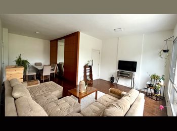 Roomgo BR - Quarto em Laranjeiras, Laranjeiras - R$ 1.400 Por mês