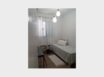 Roomgo BR - Quarto mobiliado com banheiro exclusivo., Santo Amaro - R$ 1.200 Por mês