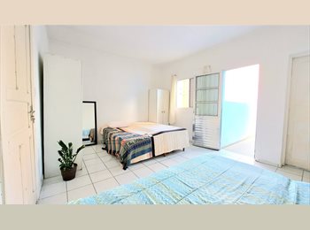 Roomgo BR - Suíte individual Grande com Área Externa Mulher, Santana - R$ 1.533 Por mês