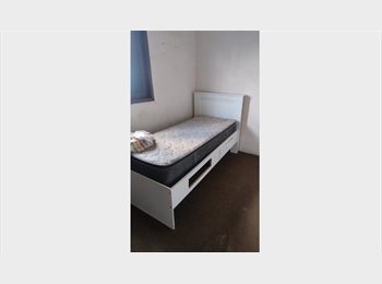 Roomgo BR - República feminina, Morumbi - R$ 650 Por mês