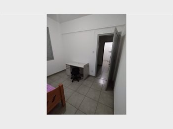 Roomgo BR - Quarto individual feminino centro 650,00, Belo Horizonte - R$ 650 Por mês