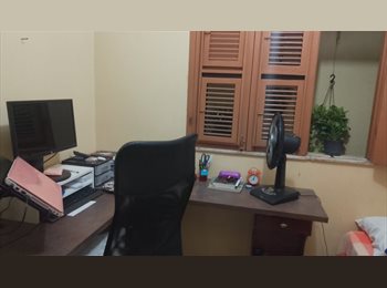 Roomgo BR - Quarto mobiliado para alugar ( Parangaba), Fortaleza - R$ 700 Por mês