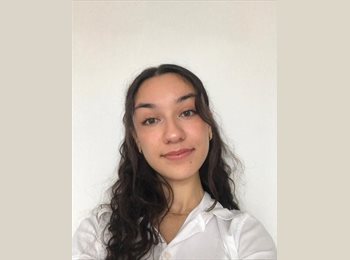 Roomgo BR - Farah - 19 - Maracanã