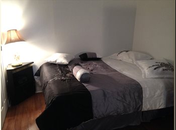 Roomgo CA - Belle Grande Chambre Meublée T.Inclus avec WiFi, Montréal - $450 pcm