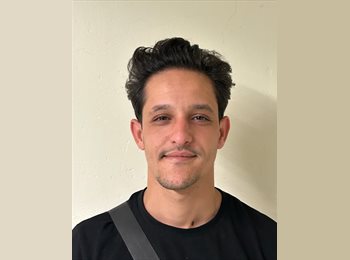 Roomgo CA - Pedro - 26 - Ottawa