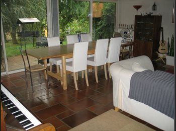 Roomgo CH - st genis-pouilly   FRANCE voisine, Genève - 500 CHF / Mois