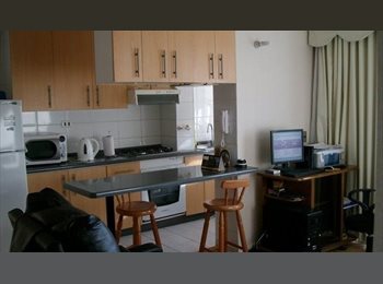 CompartoDepto CL - LINDA HABITACIÓN  EN METRO REPUBLICA, Santiago - CH$190.000 por mes