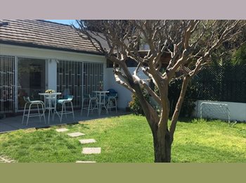 CompartoDepto CL - Pieza en suite+Oficina en Las Condes, Vitacura - CH$400.000 por mes