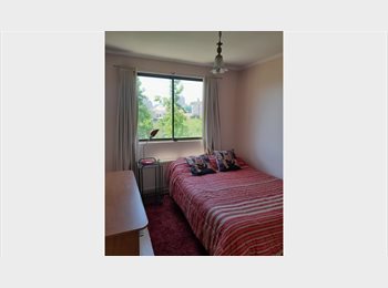 CompartoDepto CL - Se arrienda habitación amoblada a pasos de las líneas 2 y 6 del Metro, San Miguel - CH$250.000 por mes