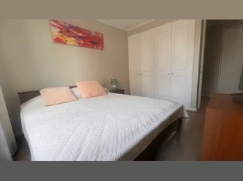 CompartoDepto CL - Arriendo Bella y Amplia Pieza en Las Condes cerca de Metro Manquehue, Vitacura - CH$400.000 por mes