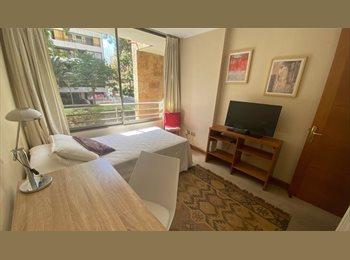 CompartoDepto CL - Arriendo tranquila y amplia habitación con baño privado, a dos cuadras de metro Colón, Providencia - CH$450.000 por mes