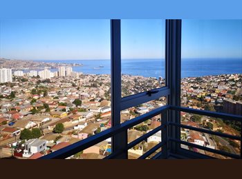 CompartoDepto CL - Habitación con vista al mar y baño privado en Dpto. Cerro Los Placeres, Valparaíso - CH$350.000 por mes