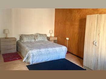 CompartoDepto CL - Pieza 2 en Casona Caracola, Santiago Centro - CH$450.000 por mes