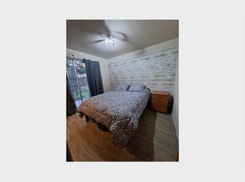 CompartoDepto CL - Pieza espaciosa con closet a persona que trabaje, La Reina - CH$400.000 por mes
