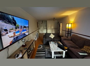 CompartoDepto CL - Habitación en colón con Alcantara, amplia terraza y con opción de parking, Providencia - CH$350.000 por mes