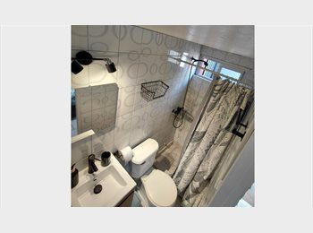 CompartoDepto CL - Arriendo pieza independiente, baño exclusivo, metro Manquehue, Vitacura - CH$250.000 por mes