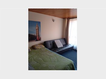 CompartoApto CO - Habitación en Ciudad Salitre para Mujer, Bogotá - COP$ 950.000 por mes