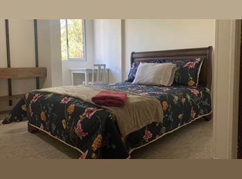 CompartoApto CO - Habitación en Envigado cerca al Manuel Uribe Angel. Para MUJER con baño privado, closet y mesa., Envigado - COP$ 1.000.000 por mes