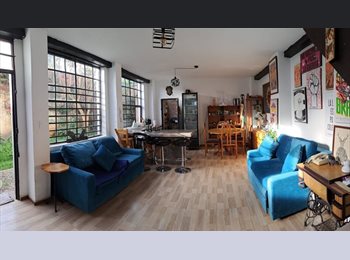 CompartoApto CO - Habitación casa colonial - Teatro La Candelaria - Universidades y centro histórico, Bogotá - COP$ 1.250.000 por mes