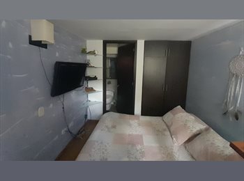 CompartoApto CO - Habitación espaciosa y amueblada con baño privado y televisor, Bogotá - COP$ 1.100.000 por mes