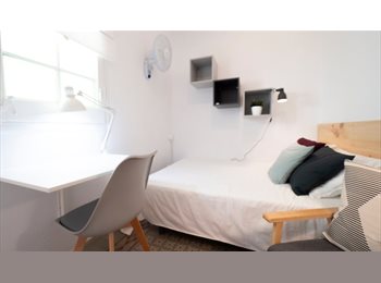 Roomgo ES - ¡Habitación doble en un piso recién reformado en Gracia! RH16-R5, Gràcia - 750 € por mes