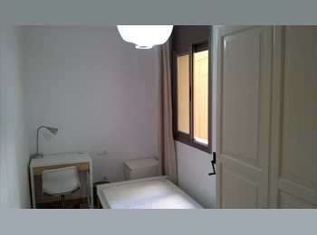Roomgo ES - Habitación para estudiante universitaria en Barcelona, Esplugues - 290 € por mes