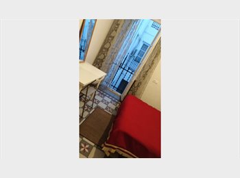 Roomgo ES - Bohemio piso en centro, Granada - 330 € por mes