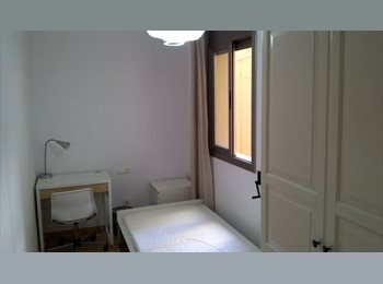Roomgo ES - Room for rent in Barcelona for University and Master students, Esplugues - 290 € por mes