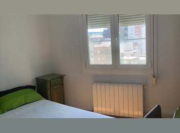 Roomgo ES - Bonita habitacion exterior con sol para 1 o 2 personas, L'hospitalet - 625 € por mes