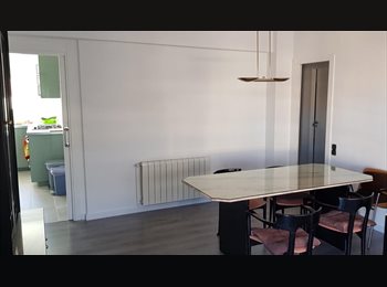 Roomgo ES - HABITACIÓN DOBLE CON CAMA DE 1,50,armario 4 puertas,escritorio,estanteria.Calefacción a gas y WIFI, Sabadell - 400 € por mes