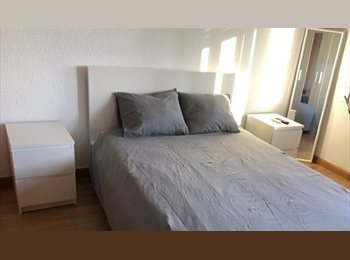 Roomgo ES - Habitación en Ático Duplex de Madrid, Tetuán - 700 € por mes