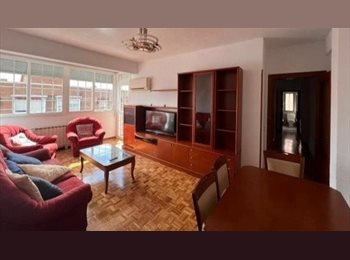 Roomgo ES - Habitación en Virgen del Carmen (Hortaleza), Hortaleza - 540 € por mes