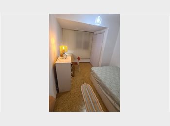 Roomgo ES - Habitación luminosa con baño privado en piso amplio y tranquilo – Na Rovella (València), Valencia - 500 € por mes