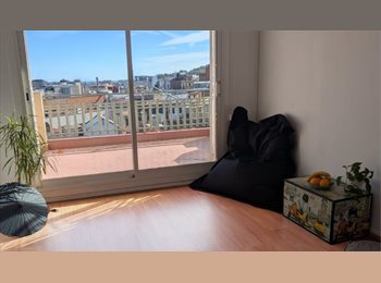 Roomgo ES - Flat-share with sunny terrace to enjoy your coffee - central & calm, Ciutat Vella - 580 € por mes