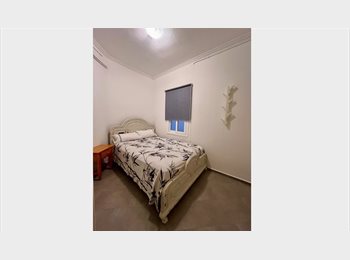 Roomgo ES - Habitación doble disponible, Gràcia - 630 € por mes