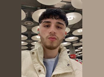 Roomgo ES - Julian - 20 - Madrid