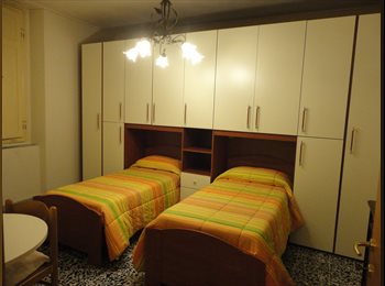 Roomgo IT - AREZZO posto letto in doppia  appartamento centralissimo, Arezzo - 250 € al mese