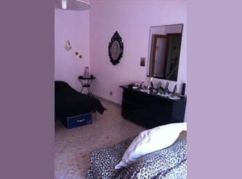 Roomgo IT - camere singole e doppie, Napoli - 500 € al mese