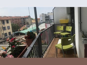 Roomgo IT - Grande Stanza Doppia, Centrale - Loreto - 800 € al mese