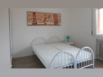 Roomgo IT - stanza matrimoniale uso singola a Treviso, Treviso - 330 € al mese