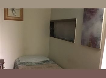 Roomgo IT - Singola per studentesse centro storico, Bologna - 440 € al mese
