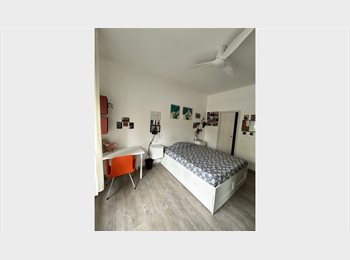 Roomgo IT - Stanza Privata con Bagno in camera, Sesto San Giovanni - 695 € al mese