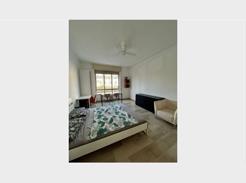 Roomgo IT - Stanza doppia spaziosa, Sesto San Giovanni - 620 € al mese