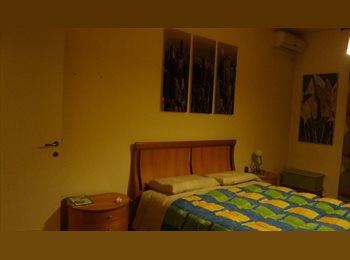 Roomgo IT - AMPIA CAMERA, Navigli - Ticinese - Pta Genova - Lorenteggio - 700 € al mese