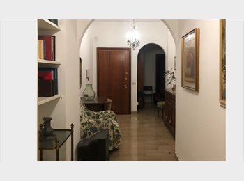 Roomgo IT - Stanza in affitto, Genova - 450 € al mese
