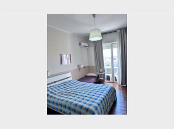 Roomgo IT - Posto letto, S.Giovanni - Appia Nuova - 550 € al mese
