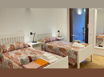 Roomgo IT - Disponibile subito UN POSTO LETTO per ragazza, camera DOPPIA con balcone coperto, Cesano Boscone - 430 € al mese