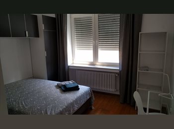 Appartager LU - Room with private bathroom - Place de Paris (Gare), Luxembourg - 1.250 € / Mois